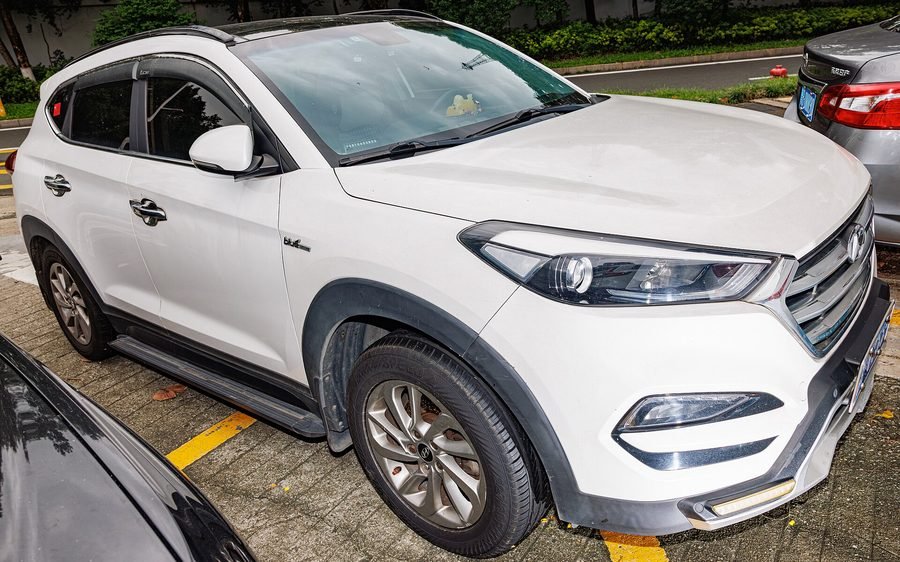 2022 Hyundai Tucson GLS Sport FWD in Polar White, photo 2 of 3